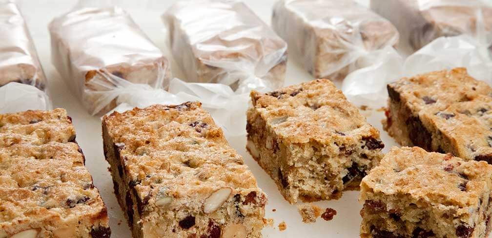 Almond, Oat and Trail Mix Bars